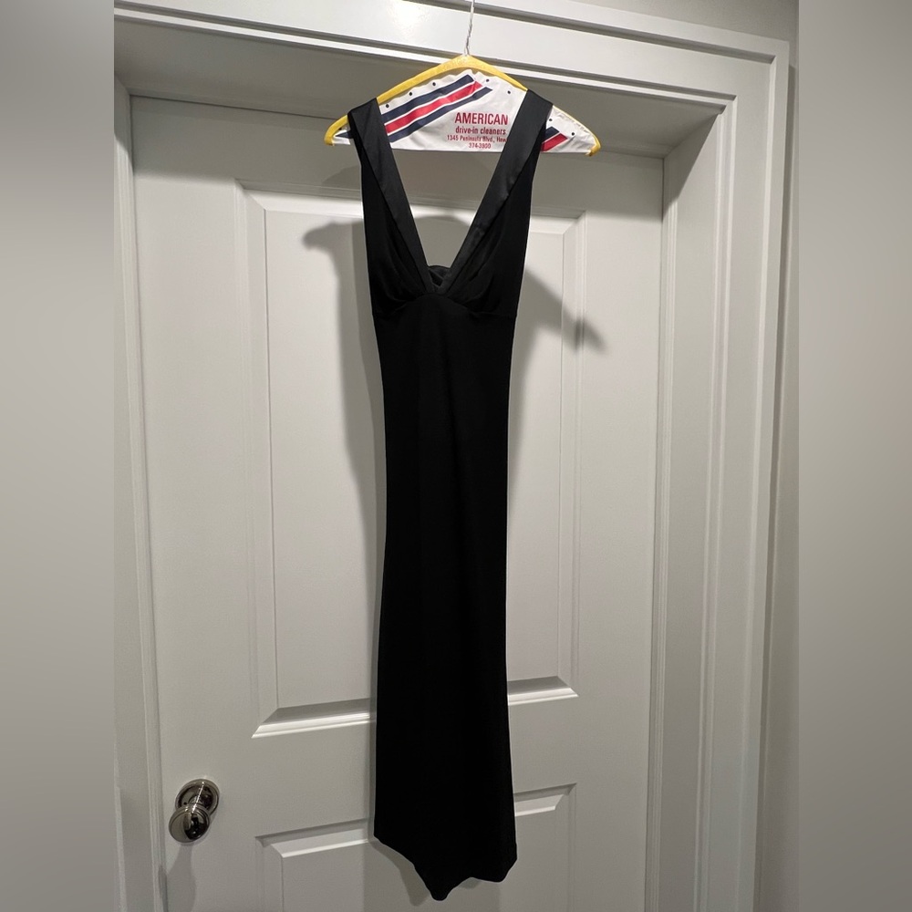 LADIES LAUNDRY BY SHELLI SEGAL BLACK FORMAL V NECK DRESS SIZE 2